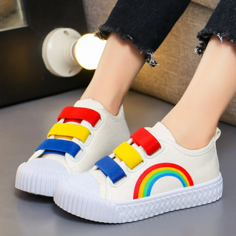 

Популярные детские туфли Kawaii Rainbow Board, модная парусиновая обувь, новый стиль, спортивная обувь для девочек, белые туфли на мягкой подошве, студенческая обувь