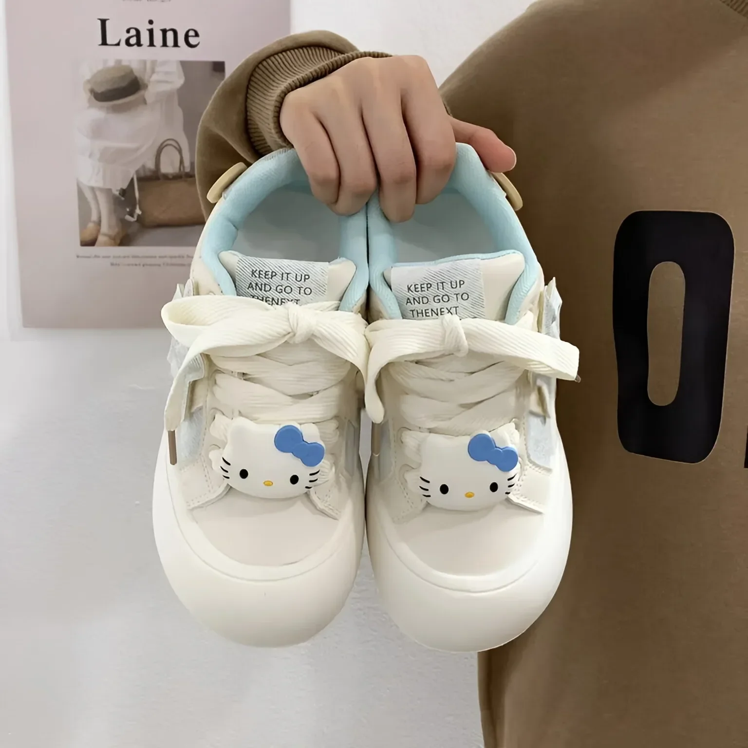 Sanrio cartoon animation Hello Kitty women's shoes, autumn new platform niche versatile cute KT cat casual sports shoes