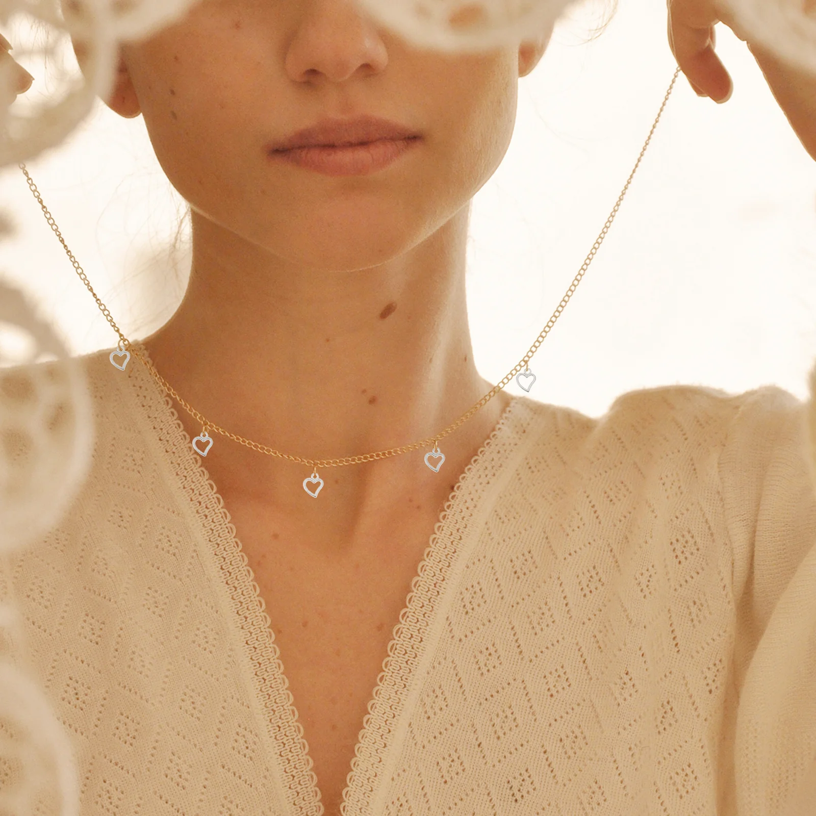 100 قطعة إكسسوارات مجوهرات على شكل قلب المعلقات سبائك جوفاء قلادة ذاتية الصنع لسوار القرط مفتاح سلسلة صنع الحرف اليدوية