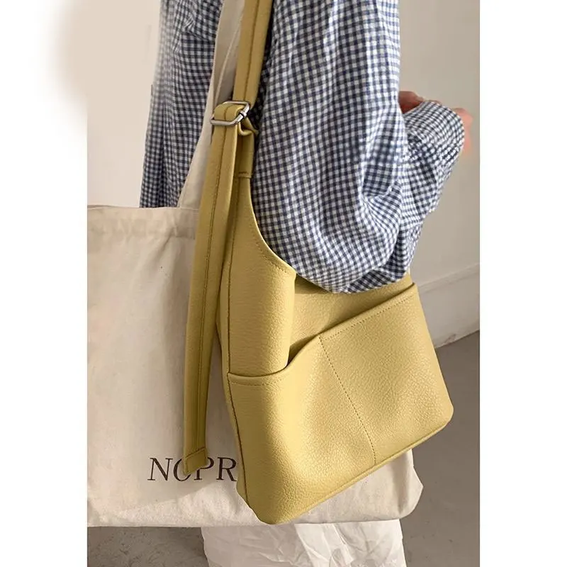 

2025 New Trendy Fashion Academy Style Tote Bag Versatile Large Capacity Single Shoulder Crossover Cream Yellow Bag for Women