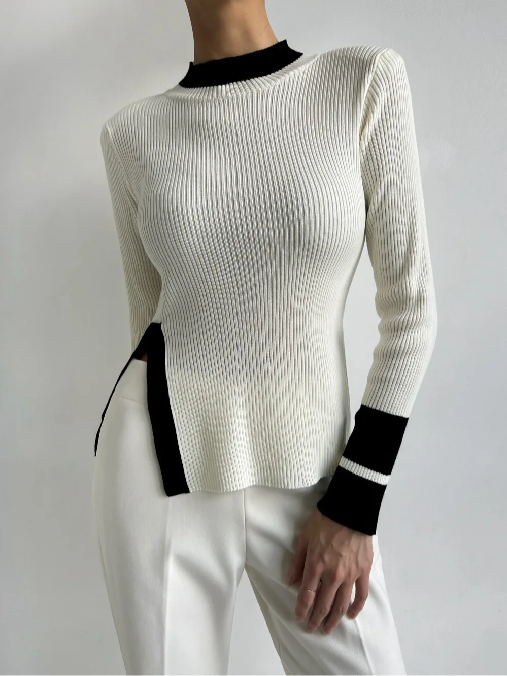 

Slim Fit round Ne Color Blo Knitwear Side Slit Design Autumn Winter Chic Faionable Striped Pattern Casual Ladies Sweater