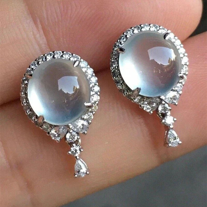 Huitan Hellblaue Imitation Opal Tropfen Ohrringe für Frauen Einzigartiges Design Temperament Elegante Weibliche Ohr Zubehör Hochzeit Schmuck