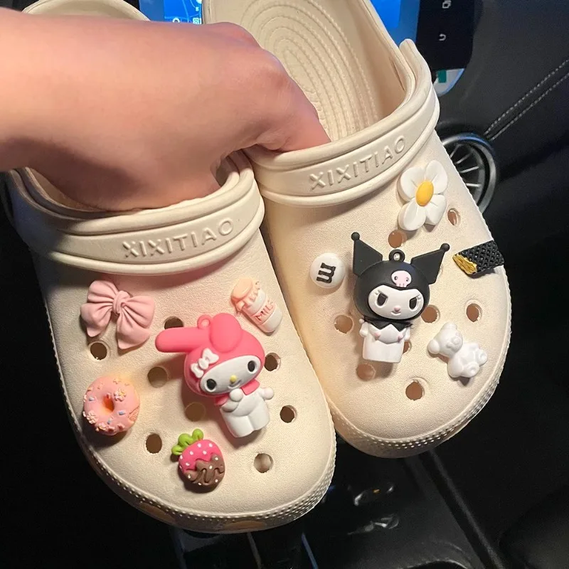 

Cartoon Sanrio Kuromi Shoe Accessories Cute Simple 3D Soft Plastic Cartoon Birthday Gift Sandal Decoration Buckle Kids Gift