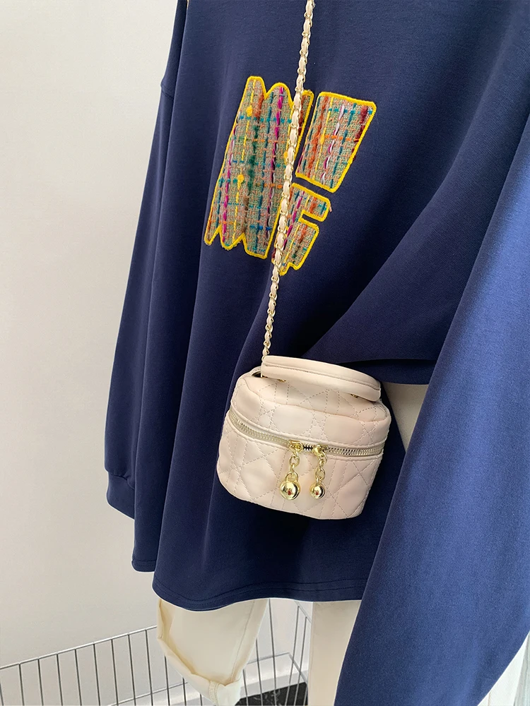 2024 jesień nowa bluza z kapturem z okrągłym dekoltem topy damskie Design Sense niszowy luźny sweter Casual wszechstronne bluzy