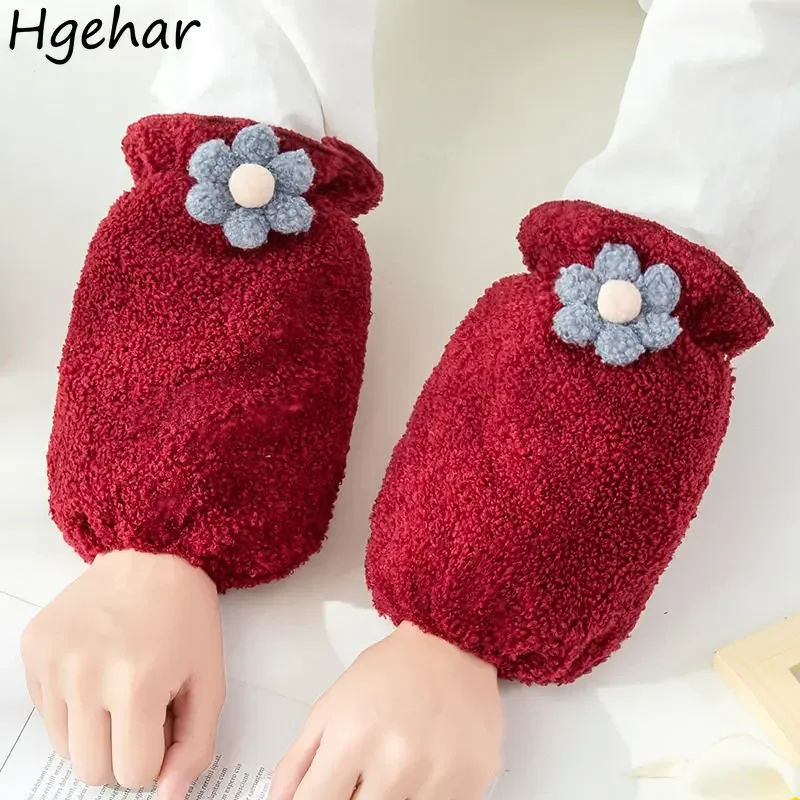 

Милые плюшевые нарукавники с цветочным принтом, противообрастающие короткие рукава, зимние рукава для домашней работы, маслостойкие защитные чехлы