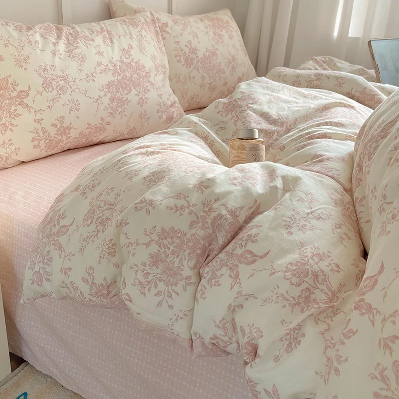 Immagine 6: Set di biancheria da letto in cotone a quattro pezzi, stile cartoon, in puro cotone, per tutte le stagioni, set di lenzuola e piumone a tre pezzi.
