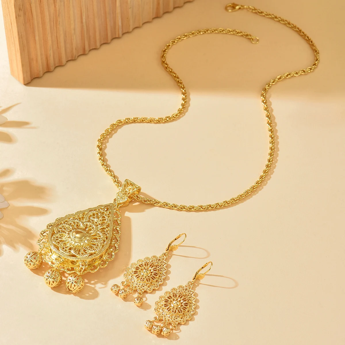 

Handmade Gold-Plated Hollow Carved Set, Double-Layer Necklace Earrings Perfect For Arabian Bridal Wedding & Festival Gift