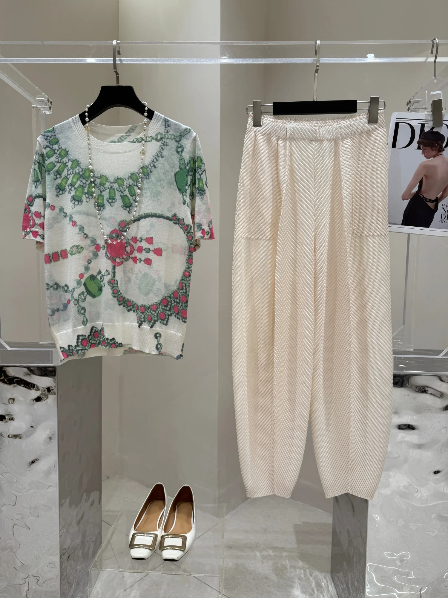 

Новинка лета: Комплект из двух предметов Ele Summer – роскошный и модный костюм для зрелых женщин с принтованным узором и высокой эластичностью.