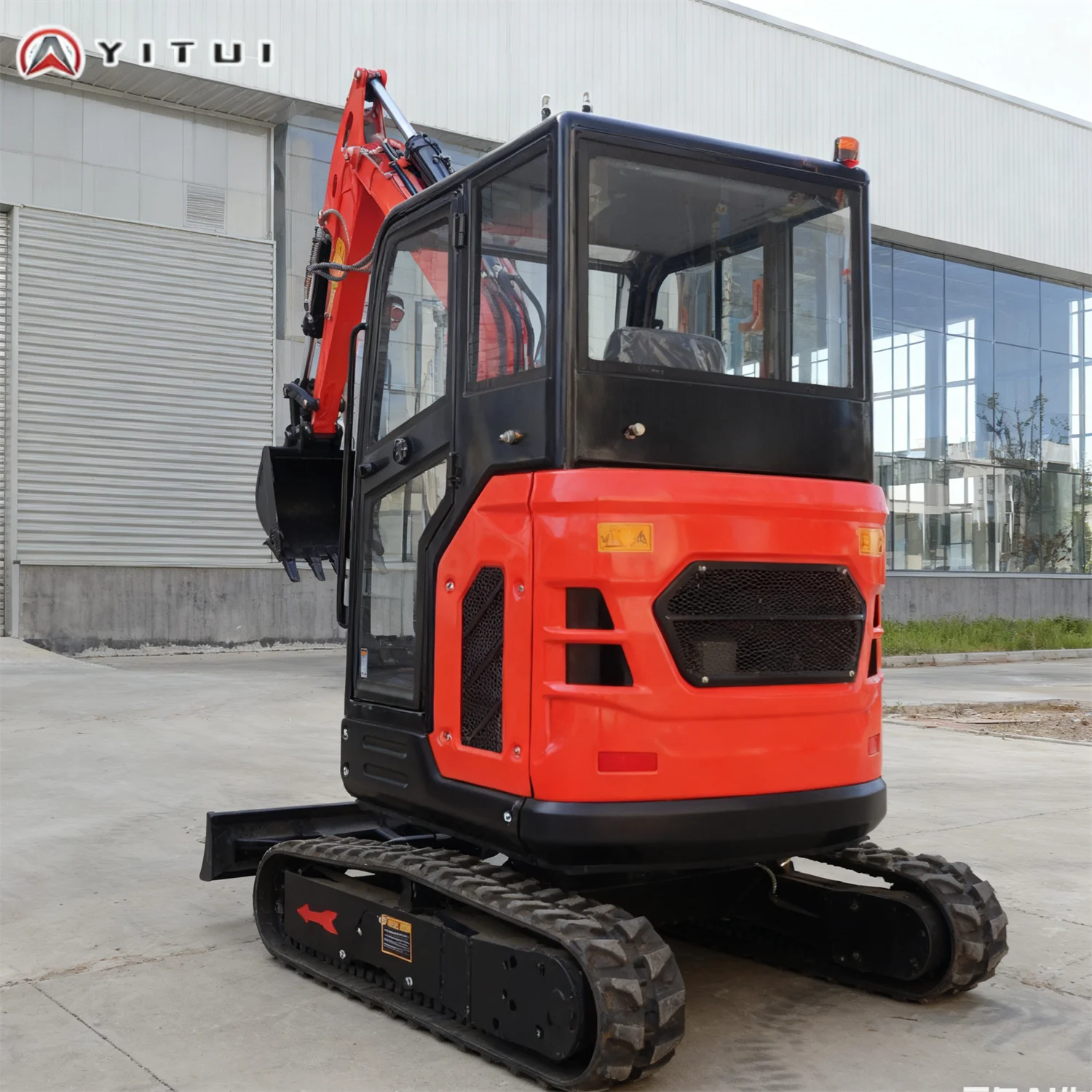 Прямая продажа с фабрики, 2,5 тонны, большой рычаг, боковой поворотный мини-экскаватор, евро 5, стандартный мини-экскаватор с кабиной и кондиционером, индивидуальный заказ