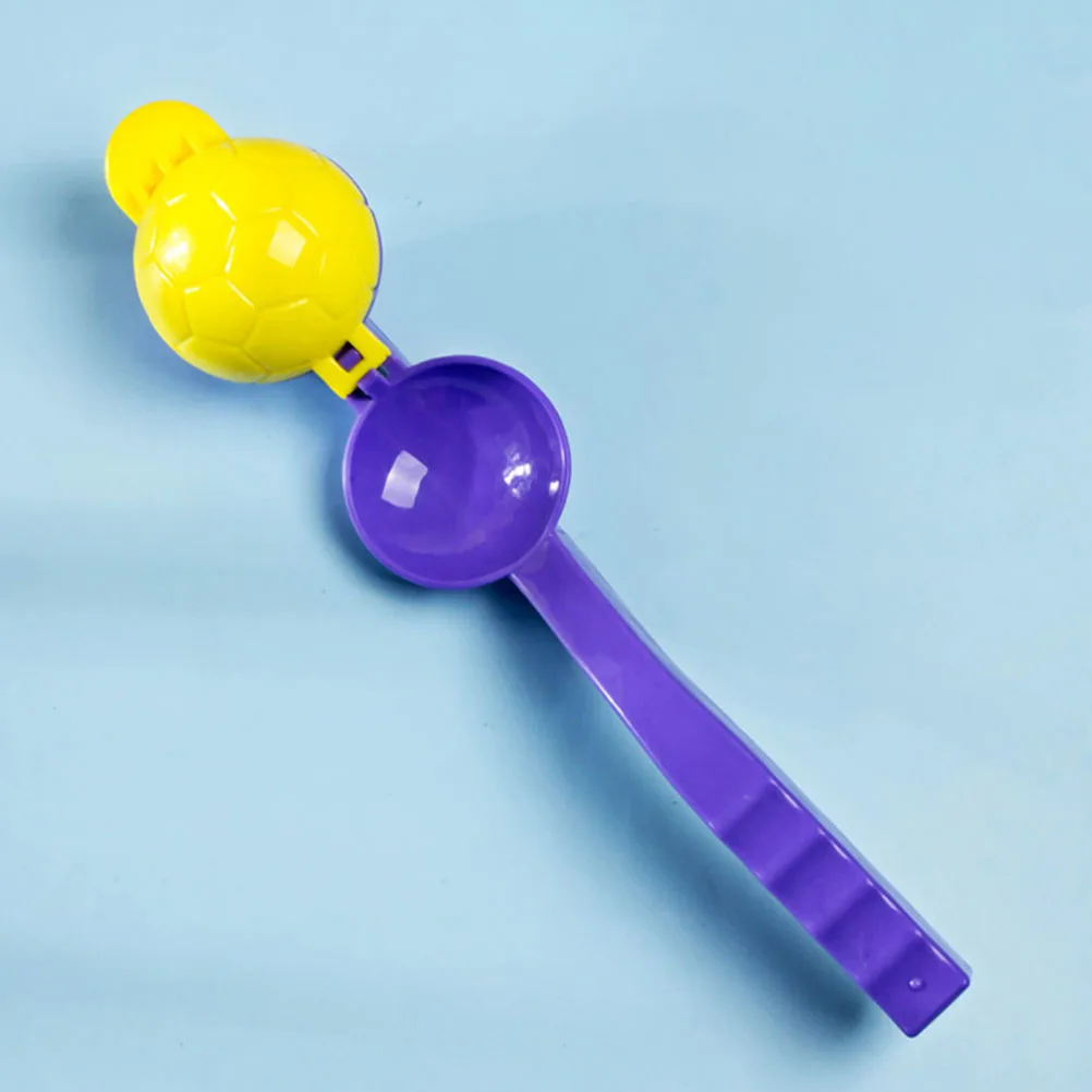 어린이를 위한 4개 세트 눈총, 겨울 야외 눈싸움 랜덤 색상 발사기 장난감 클램프 제작 도구