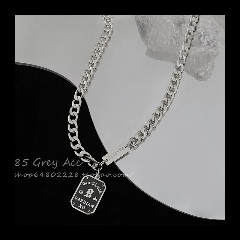 رسالة مربع العلامة التجارية قلادة قلادة المرأة الخريف والشتاء Ins الرياح الباردة سترة سلسلة المتخصصة تصميم الهيب هوب الحلو كول كولا