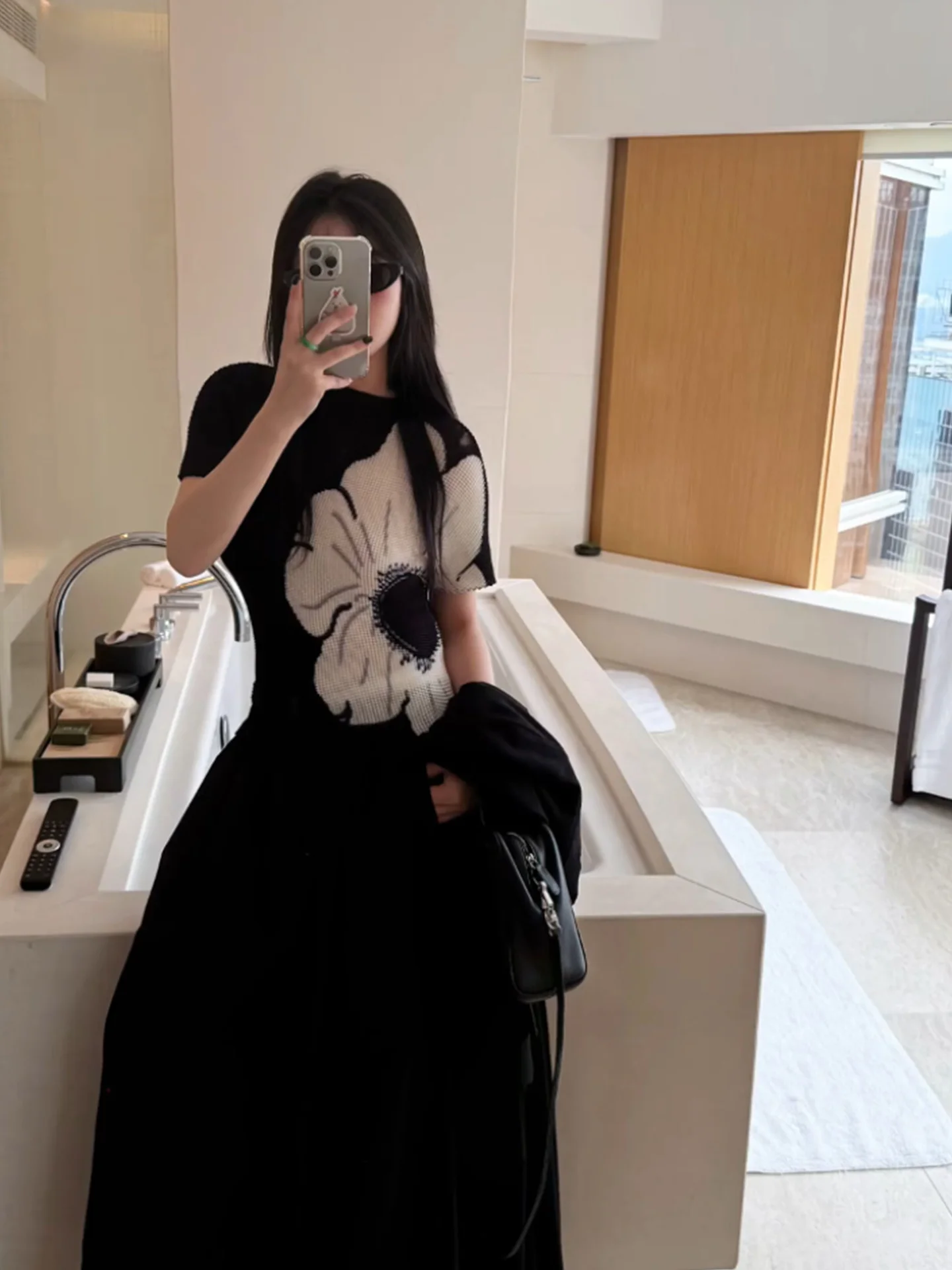 

Slim Fit Knitwear round Ne ort Sve Base irt Color Blo Summer 2025 Slimming Effect T-irt Korean Sle Commute