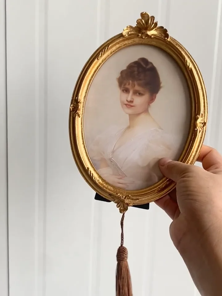 กรอบรูปเรซิ่นสไตล์ยุโรปย้อนยุค สำหรับแขวนผนังห้องนั่งเล่น ผนังรูปภาพแบบรวม ทางเข้าบ้าน กรอบรูปแกะสลักลายแบบย้อนยุค