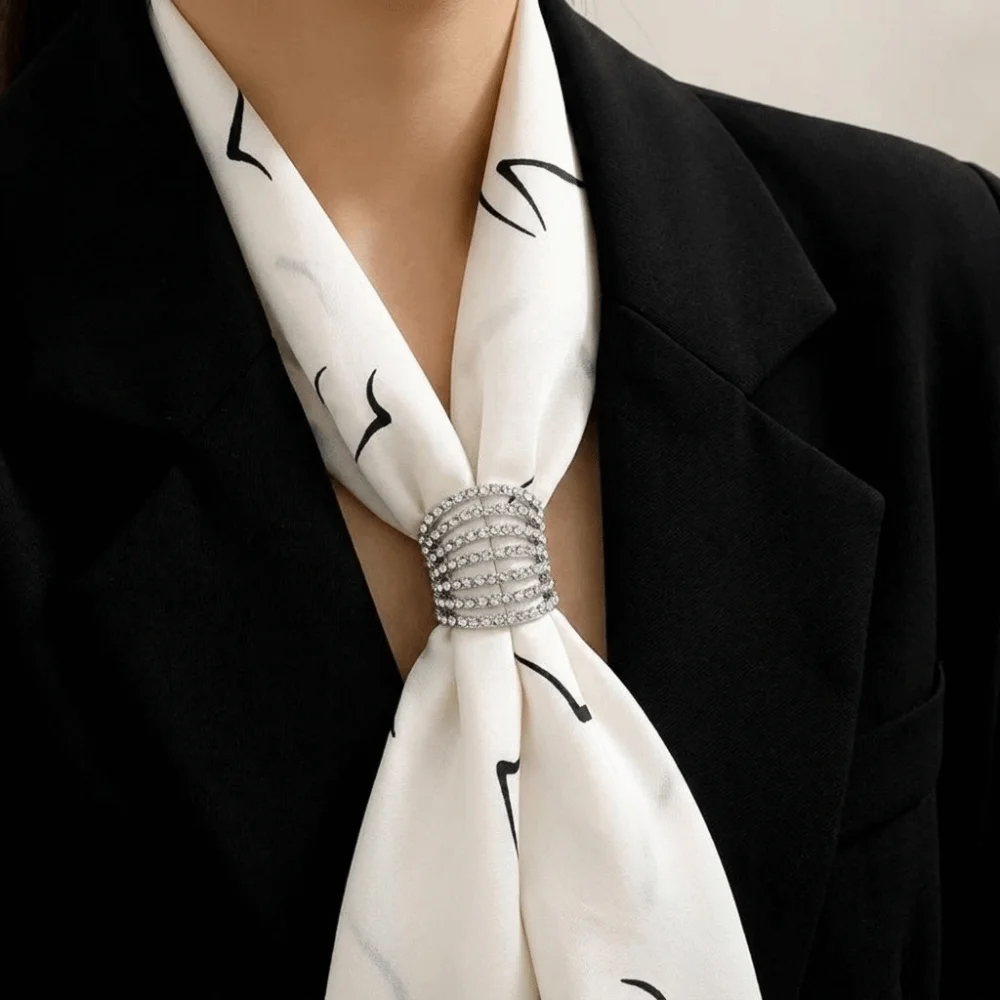 Full Rhinestone Scarf Fastening Buckle Exquisite Multi-Purpose Shawl Decorative Accessory Lightweight Belt Embellishment Daily