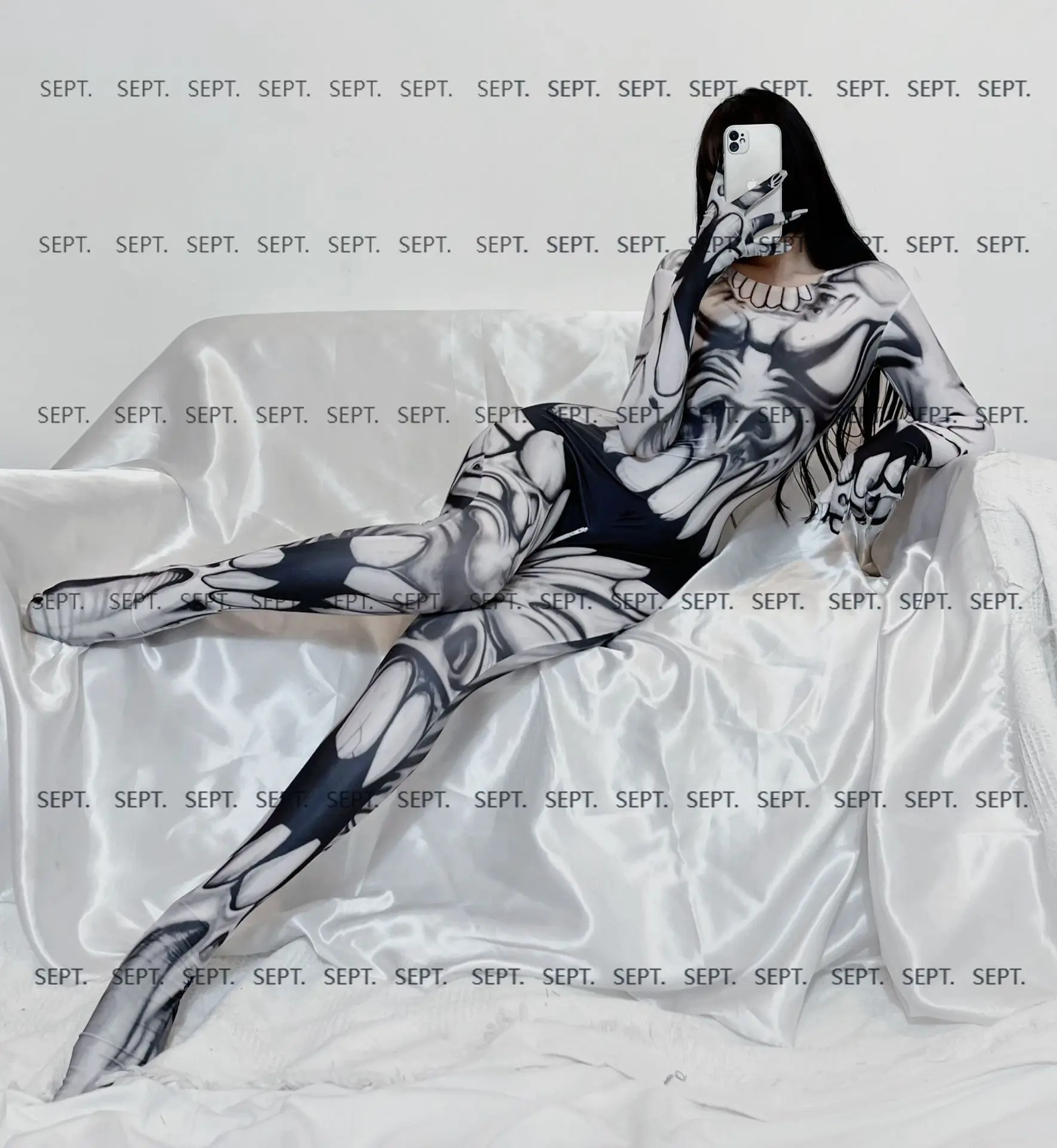 

2025 new zentai all-inclusive Halloween skull print onesie holiday performance suit 8533