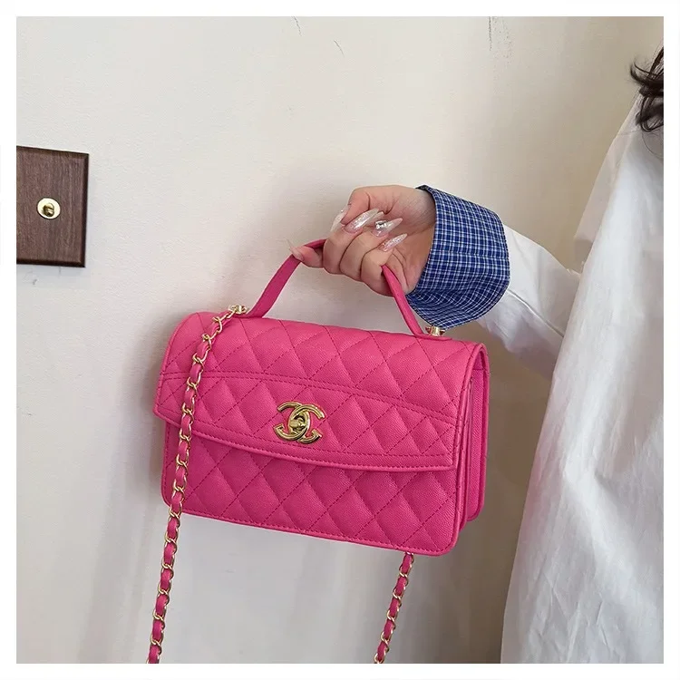 

Новинка стильно! Женская маленькая квадратная сумка со стеганой цепочкой - золотой логотип, текстура премиум-класса, универсальное плечо/через плечо