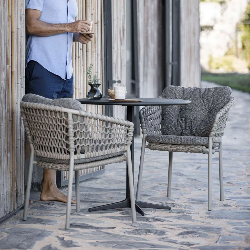 Outdoor Rotan Driedelige Tafel En Stoel Balkon Kleine Binnenplaats Buiten Eenvoudige Recreatie Binnenplaats Buitenterras Tuin Zon