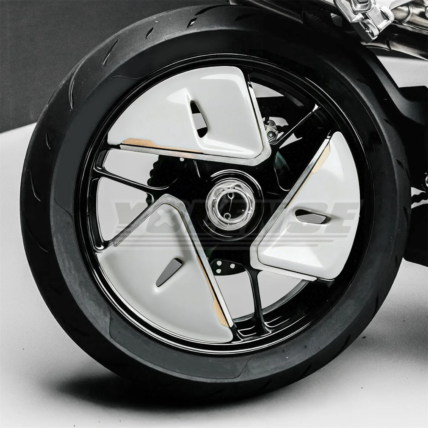 Motorcycle Rear Wheel Hub Cover Rear Wheel Decorative Cover Shield Protector for 750SR 750SR-S 750 SR 2025 2026