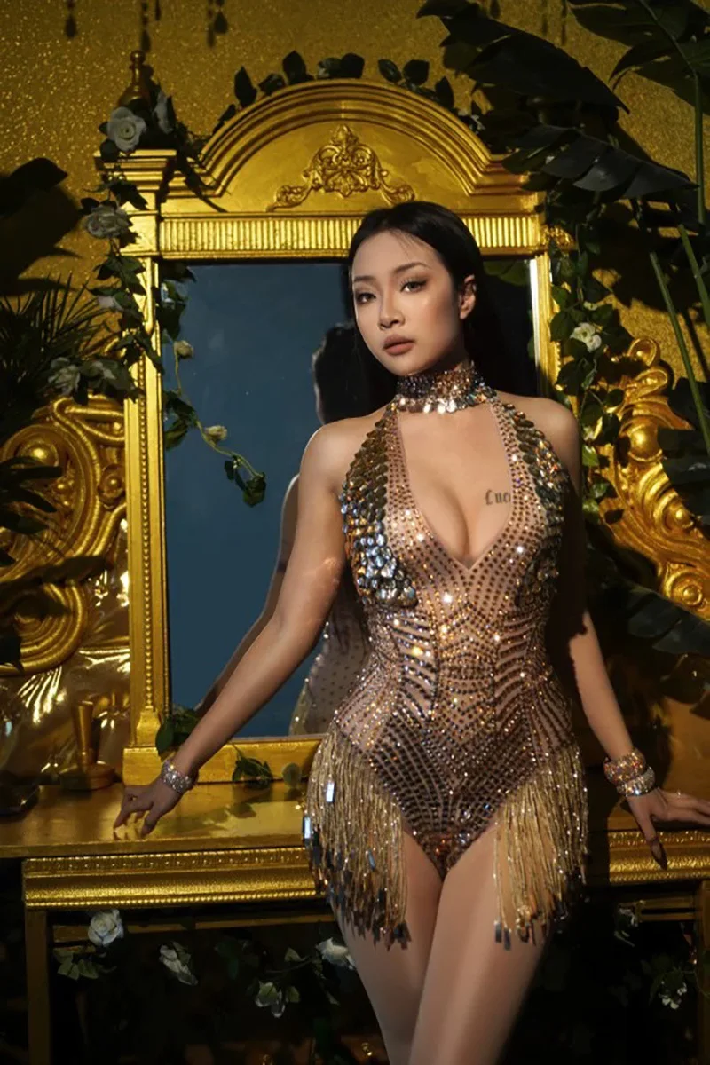 

2024 Backless one-piece body chain with gold fringe