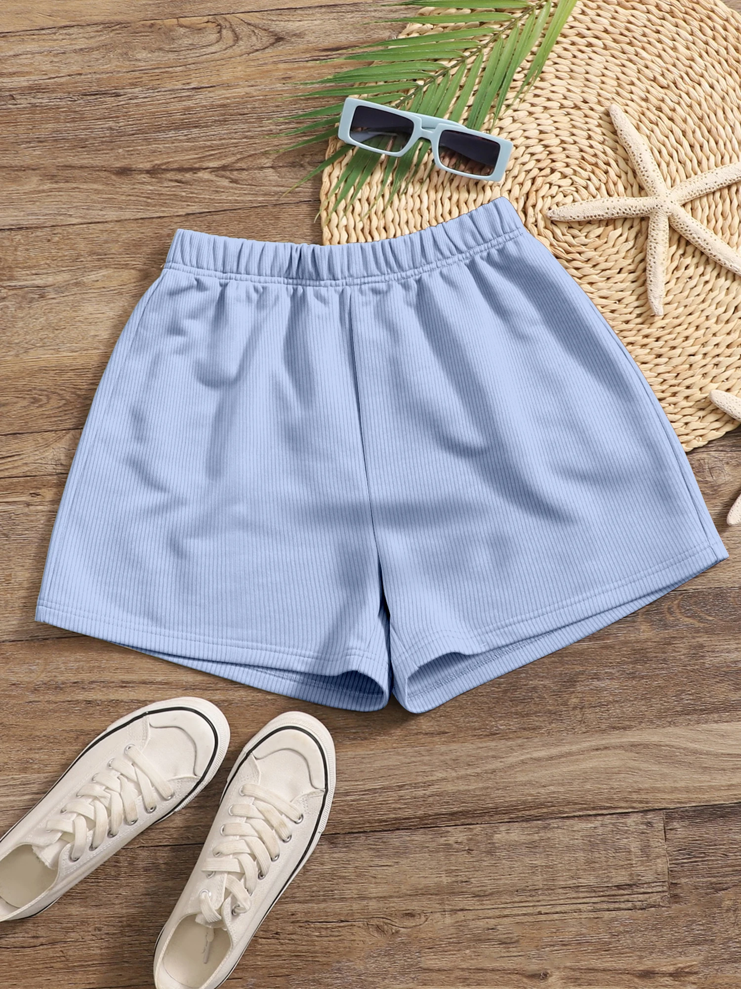 

Solid Color Casual Shorts for Ladies – Lightweight Breathable Material, High Waist Design, Easy to Match with Tees and Tank Tops
