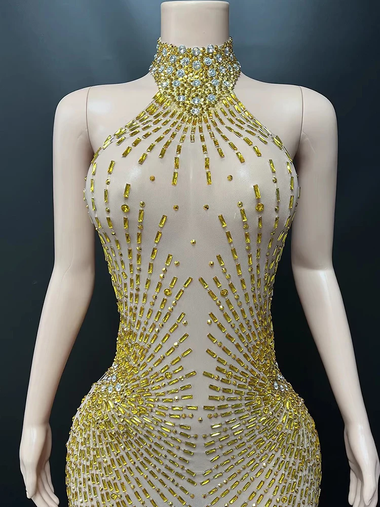 고품질 라인스톤 섹시한 홀터넥 백리스 탄성 드레스 2025 신상 맞춤 여성 의류