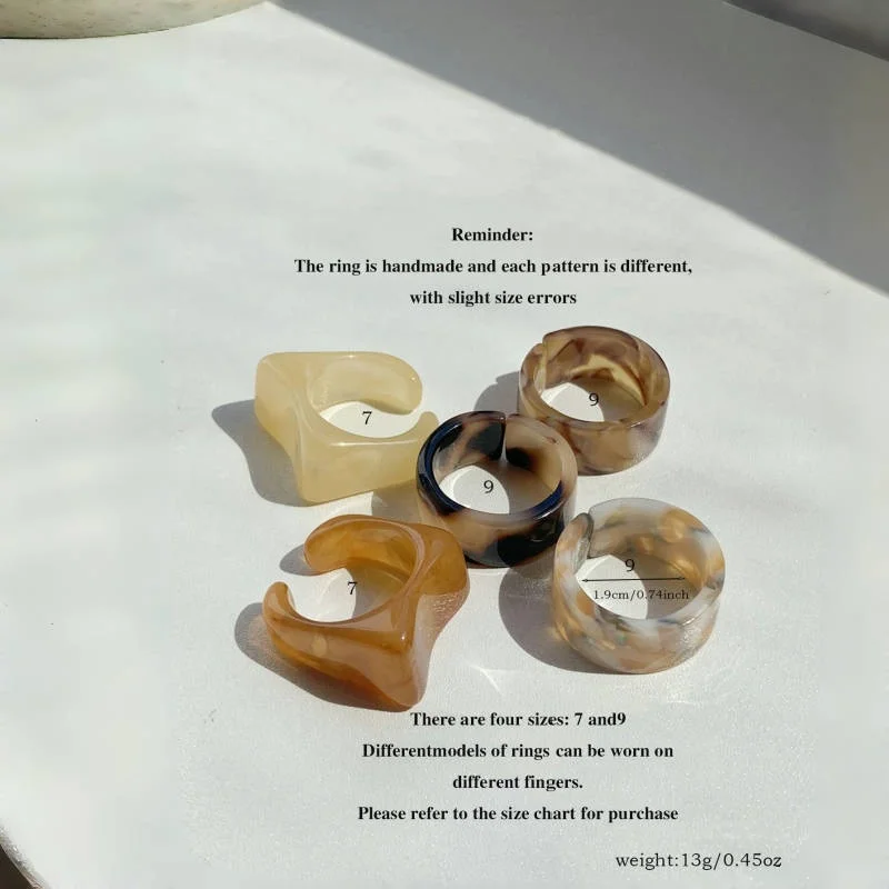5-piece set of Bohemian acrylic resin ring set for women, elegant, fashionable, personalized, and elegant. The design of the hal