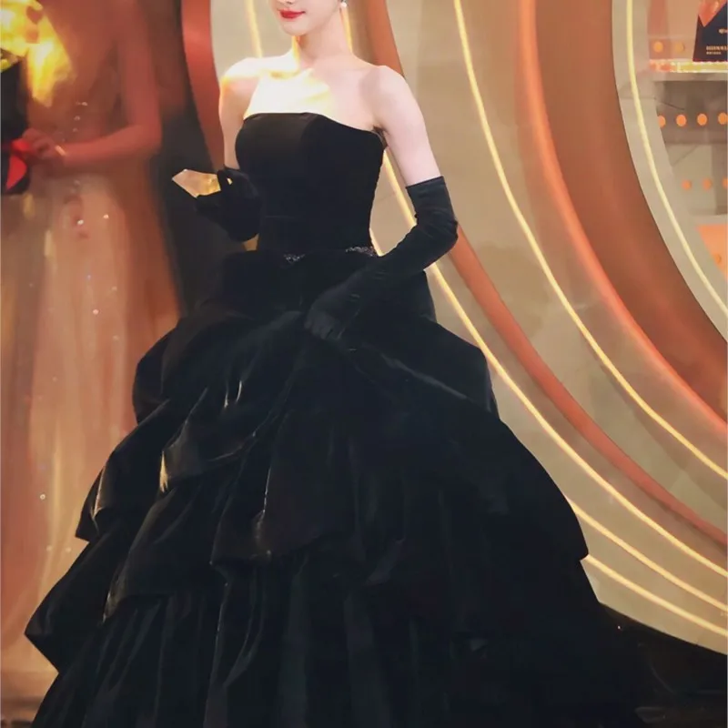 Vestido de bar mitzvah ajustado Negro estilo Hepburn