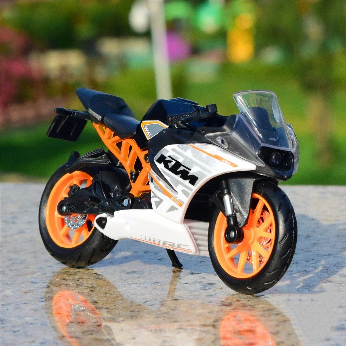 

Гоночный мотоцикл Maisto 1:18 KTM RC 390 из сплава, модель литая, искусственная коллекция, детские игрушки, подарки