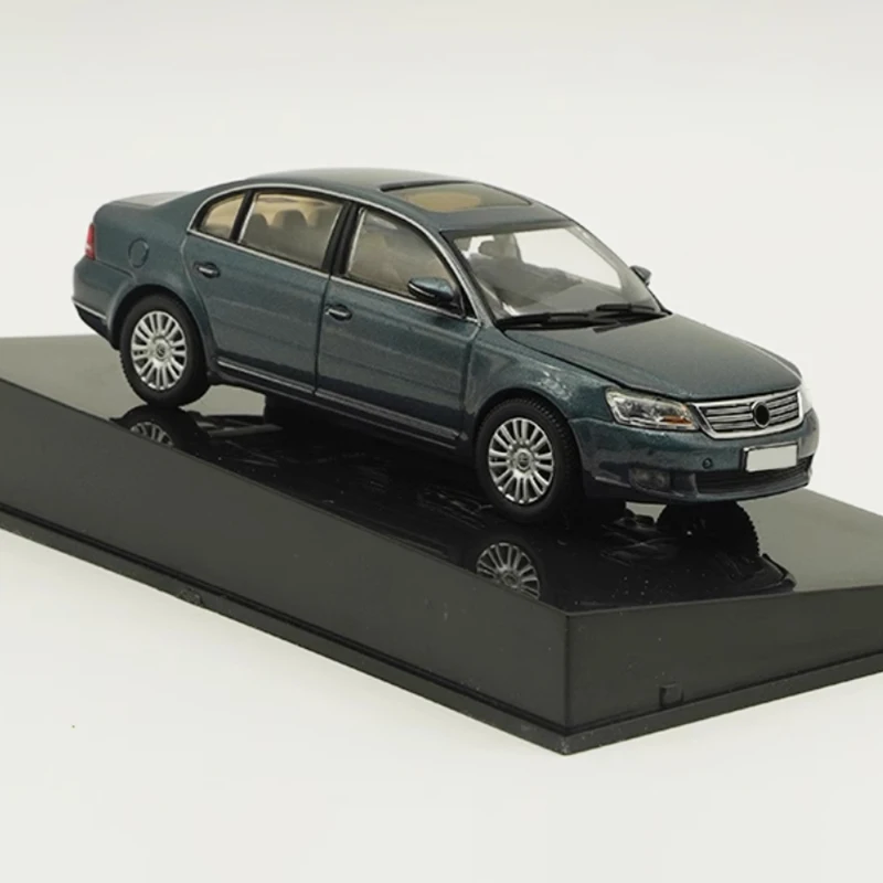 Diecast 1:43 Scale PASSAT Sedan Alloy Car Model Finished Product Simulation Toy Gift Static Model Display Souvenir