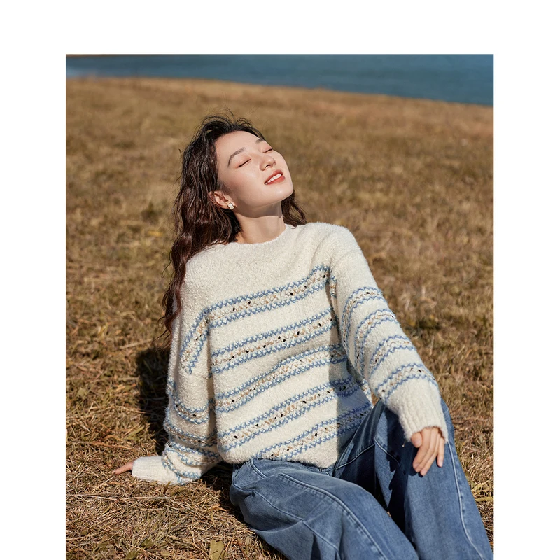 INMAN Women Sweater 2023 Winter Long Sleeve Round Neck Loose Knitwear Blue and White Stripe Golden Yarn Casual Versatile Tops