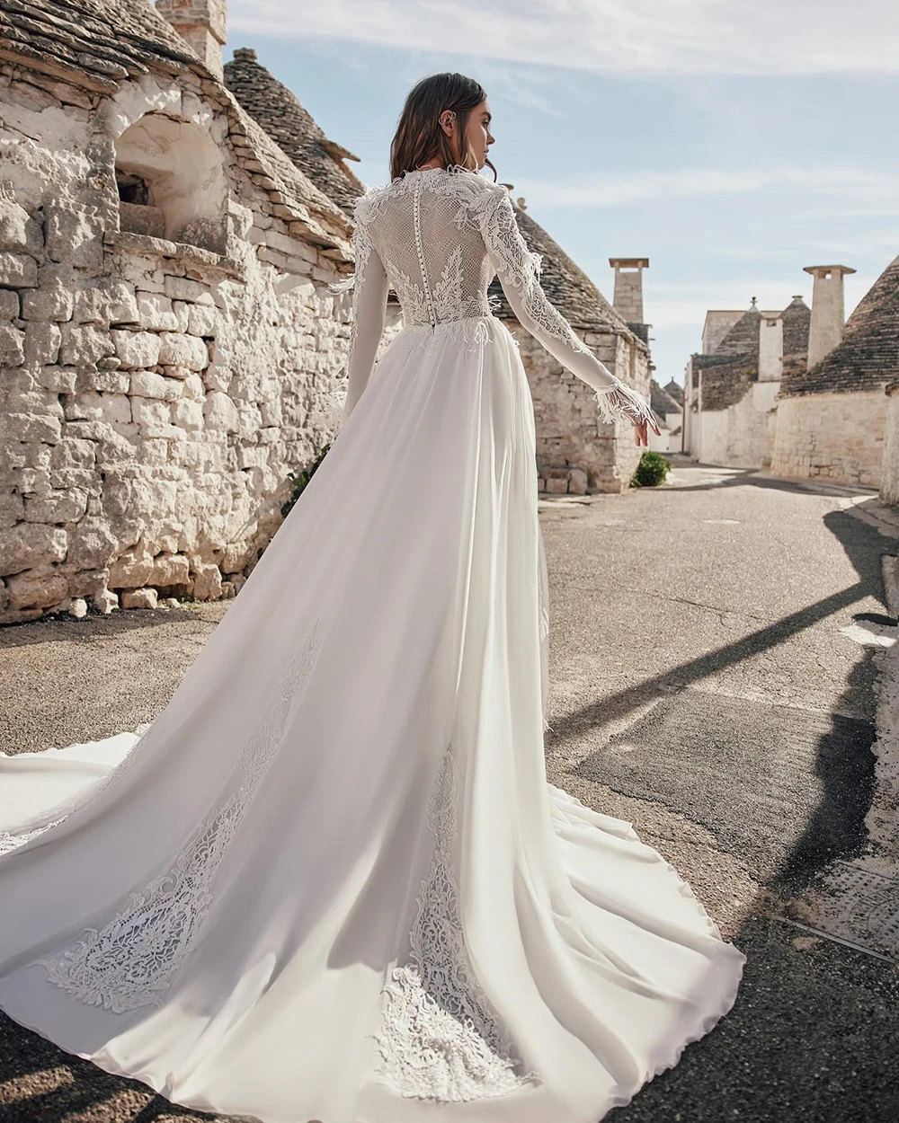 Customized Wedding Dresses for Woman A-line Feathers High Long Sleeve Elegant Bride Gown Lace Perspective robe de mariée فستان ح