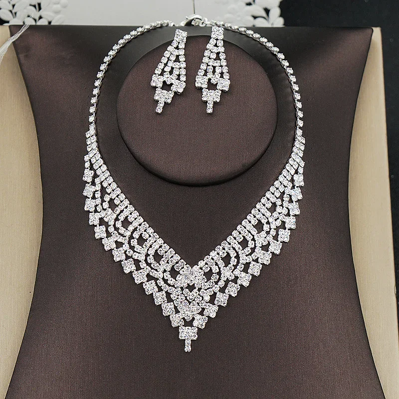 Ladies Jewelry Set New Simple and Versatile Bridal Wedding Dress Necklace Earrings Two-piece Korean Rhinestone Wedding Jewelry