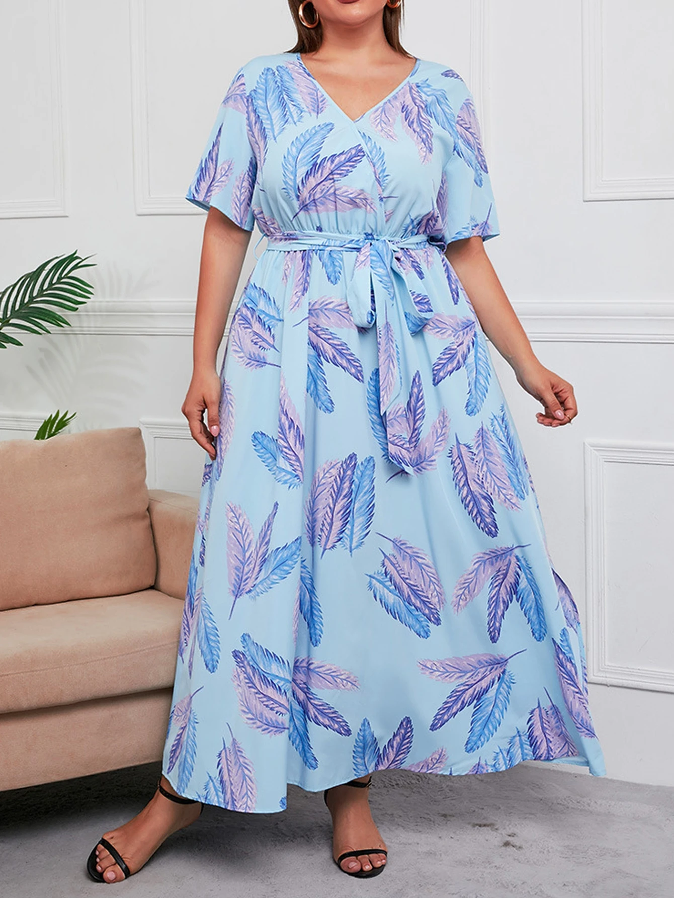 

Plus Size Light Blue Feather Print Dress, V - Neck Short - Sleeve with Belt