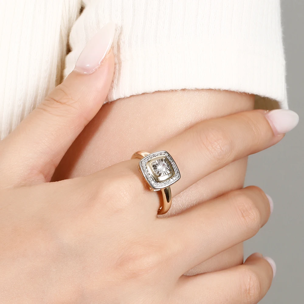 Doppellagiges, quadratisches Kissen-Set mit Zirkonia-Ohrringen und einem passenden Ring, ein luxuriöses Schmuckset für Verlobung, mit Diamanten. – Detail 4
