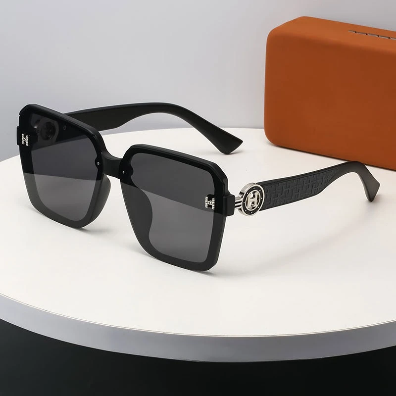 

2025 New Square Large Frame Letter Decorative Small Fragrant Style High Grade Polarized Sunglasses Fashion Sunglasses