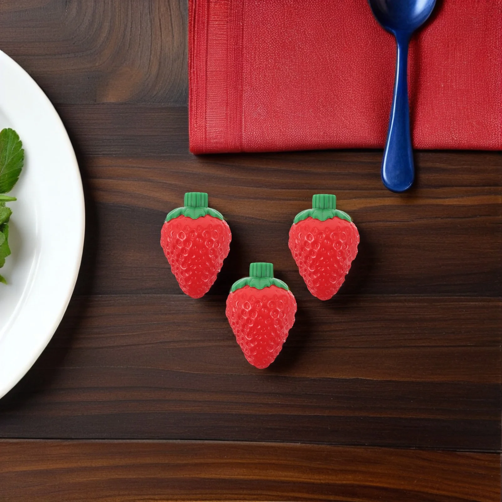 1 Set Mini Condiment Bottles Reusable Strawberry Shaped Squeeze Dispenser Sauce Ketchup Syrup Seasoning Portable Travel Size