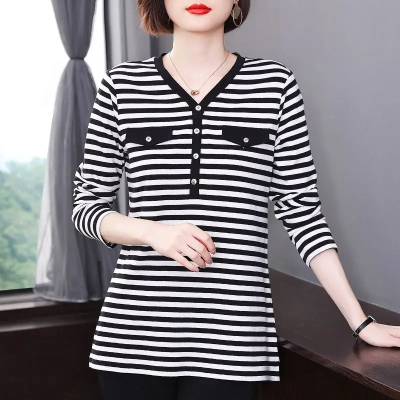 

Fashion Simplicity Versatile Commute Button Montage Stripev Neck Large Size Loose Black White Ladies' Base Shirt Autumn 2024