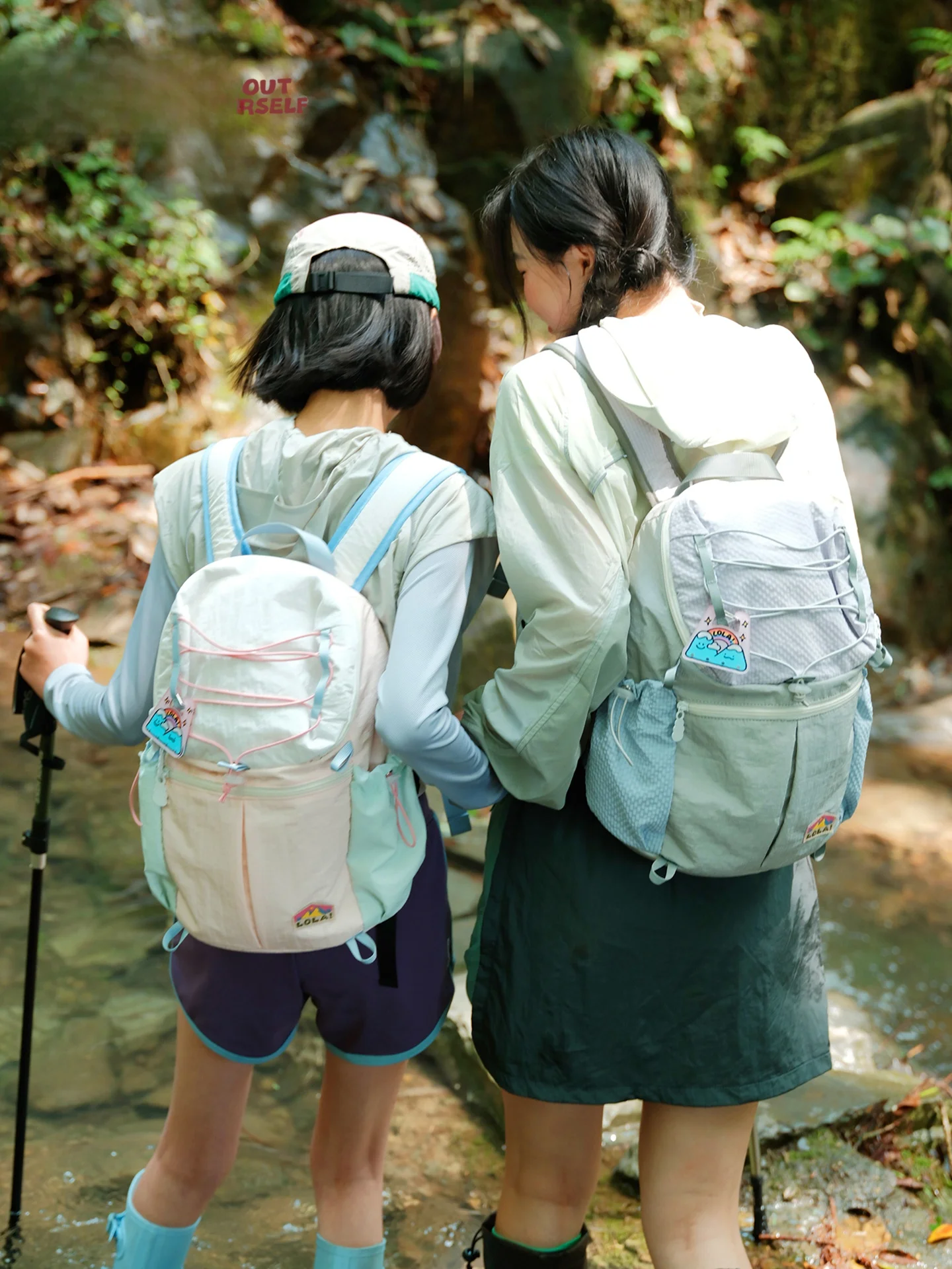 

Outdoor Large Capacity Backpack Casual Simple Style Commuter Student Bookbag Lightweight Hiking Travel Bag with Padded Back