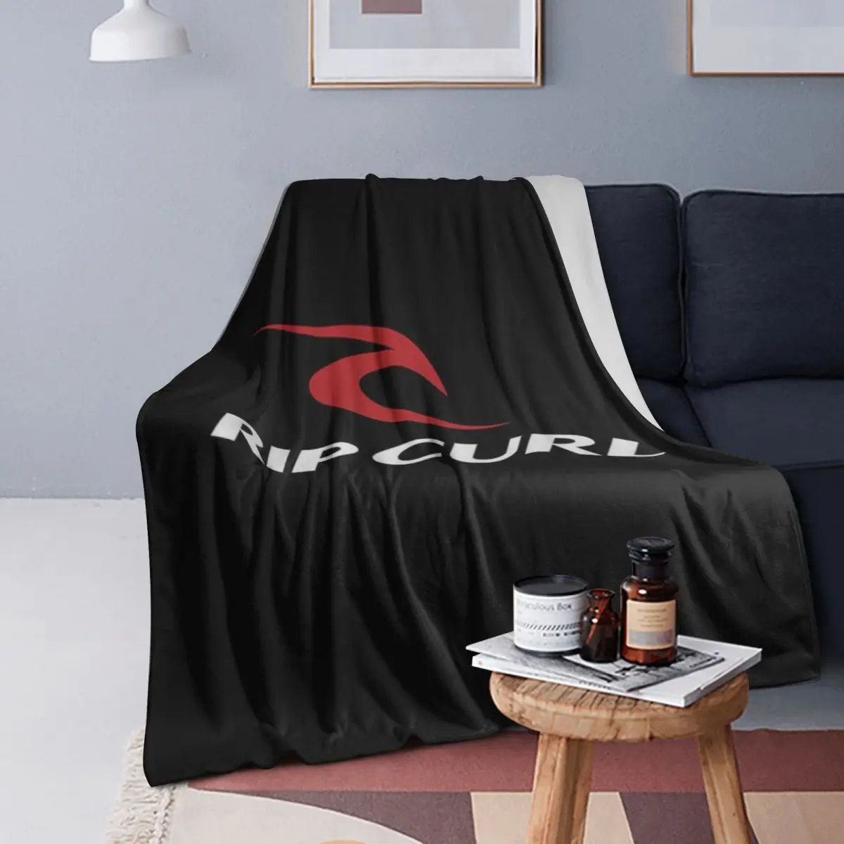 

Classic T-shirt Skate Surf Blanket Soft Warm Flannel Throw Blanket Bedding for Bed Living room Picnic Travel Home Couch