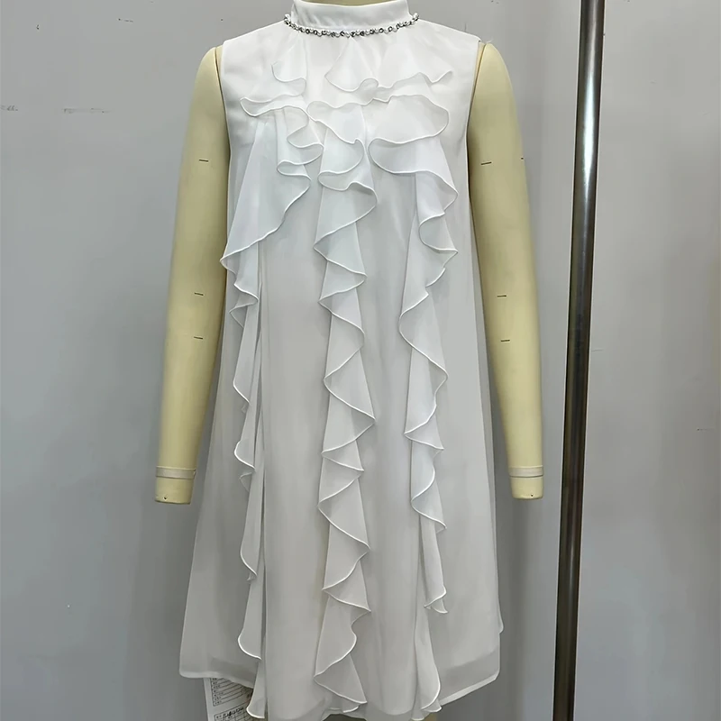 Mini robe élégante à volants pour femmes, col montant élégant avec strass, sans manches, ligne a assortie avec tout, robe courte blanche