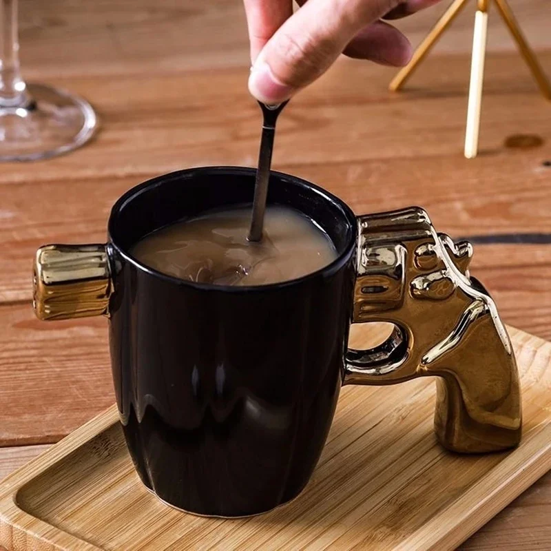 Criativo engraçado 3d revólver arma modelagem cerâmica caneca de café e copo caneca de leite presentes do dia dos namorados