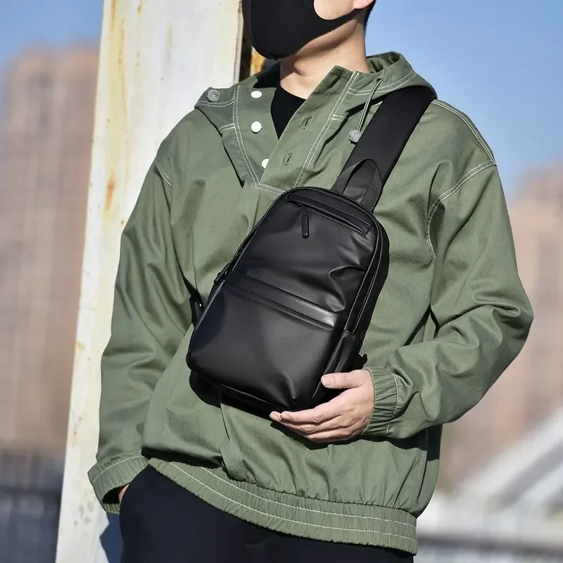 New Men's Chest Bag, Casual and Fashionable Single-shoulder Bag, Lightweight, Water-resistant and Multi-functional Crossbody Bag