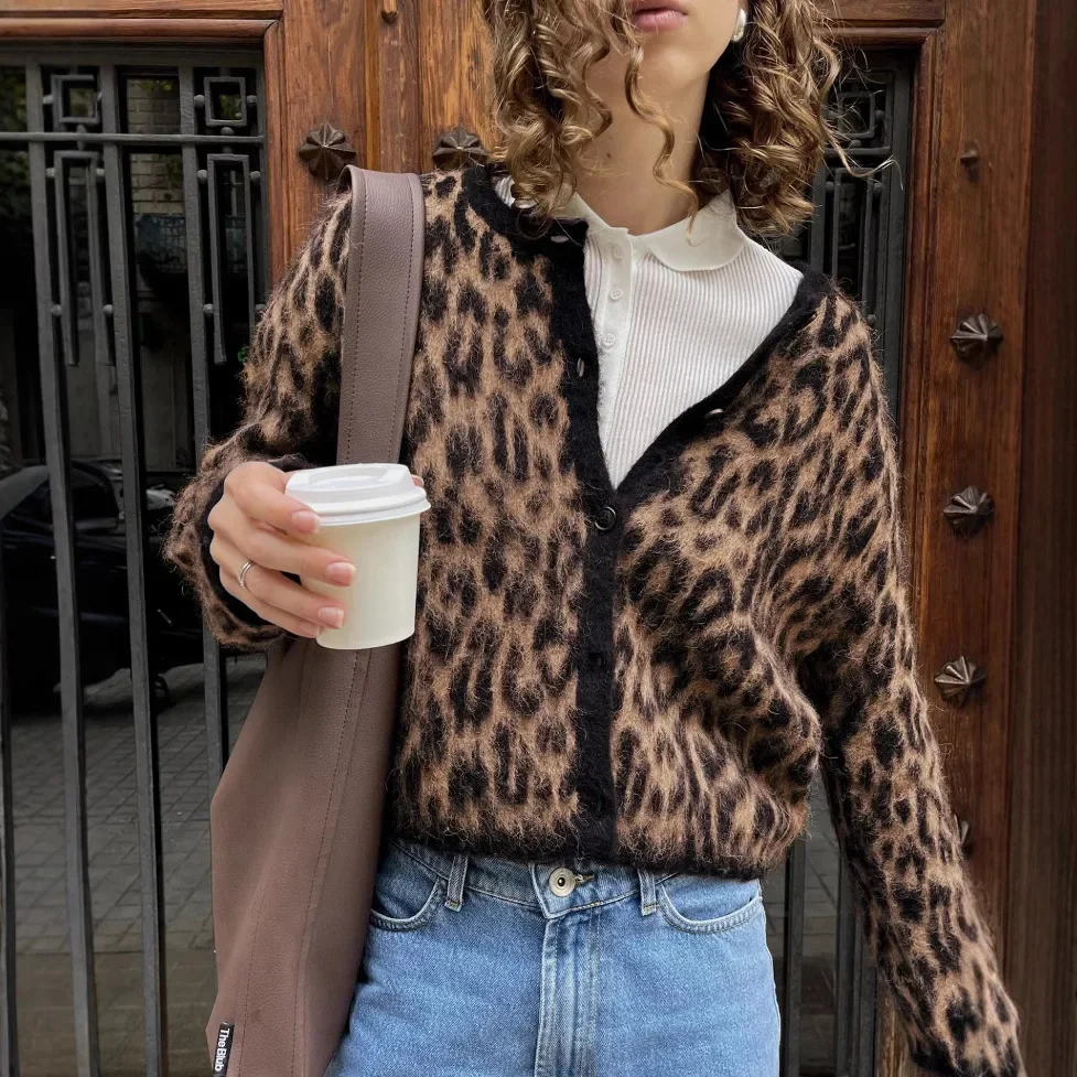 2024 Winter Einreiher Langarm Leopard Strickjacke Beiläufige Lose Pullover Frauen Mode Leopard Pullover Pullover