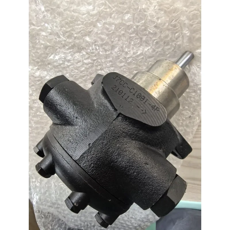 J7CC-C1001 Oil Pump Oil Pump J7CCC1001-4P Brand new, in stock