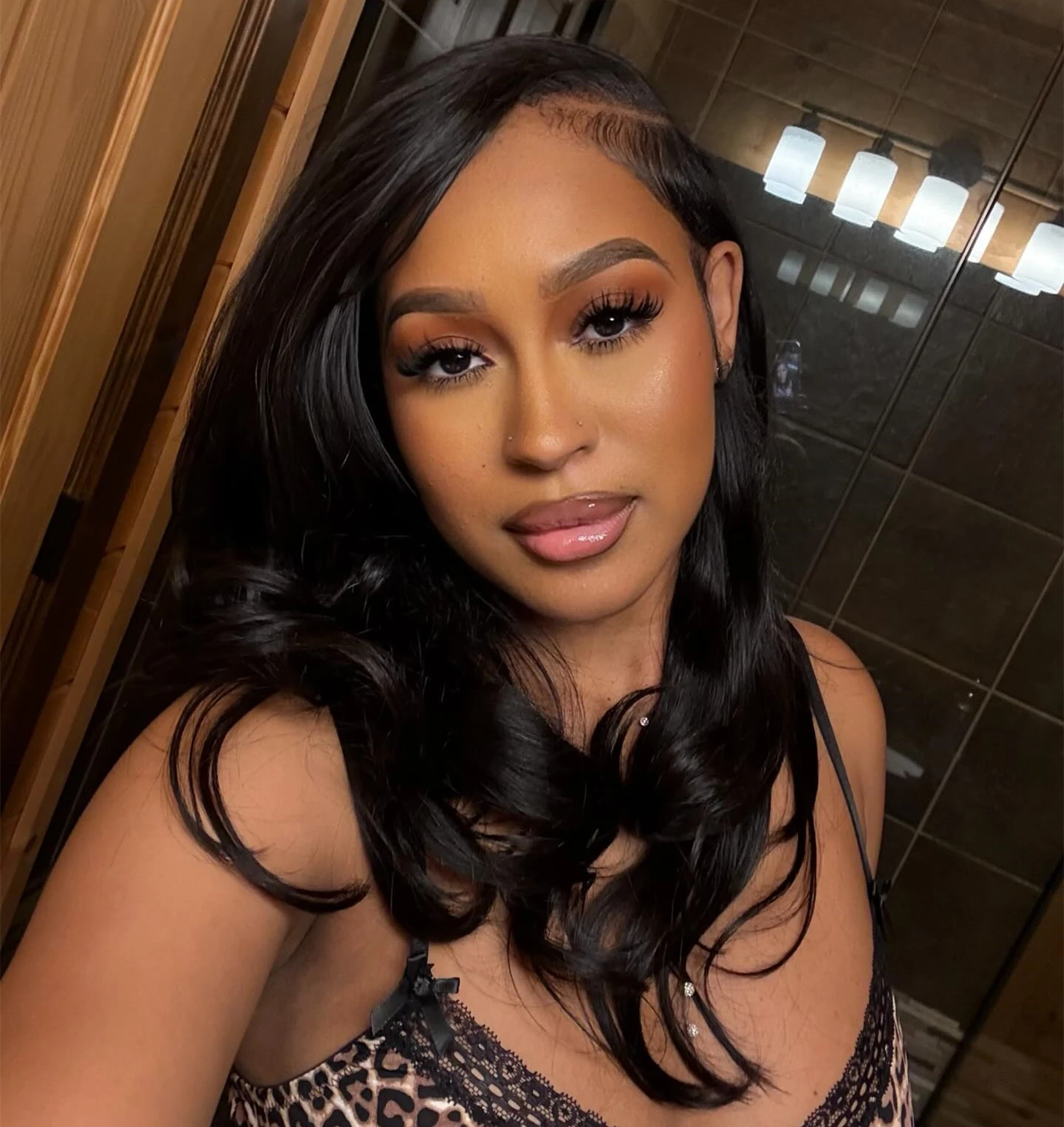 

Парики из натуральных волос 13x4 объемной волны для женщин 13x6 HD Парики из натуральных волос на кружеве 4x4 Парики с закрытием 100% бразильские волосы Парики с предварительно выщипанными распродажами