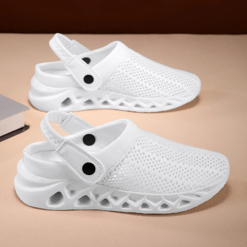 メンズファッショントレンドシューズ木製クロッグガーデンシューズアウトドアビーチサンダルフリップエアクッションサマーカジュアルシューズメンズスリッパ