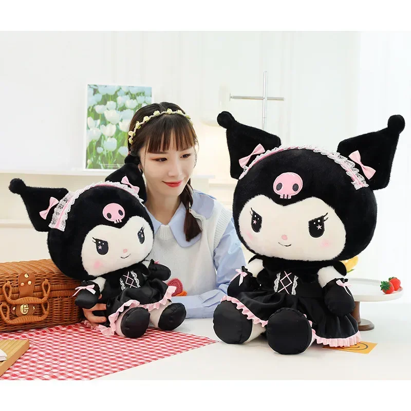 Sanrio Black Kuromi Big peluche bambole di pezza Kawaii Cartoon divano cuscino cuscino gonna scura giocattolo uniforme regalo di compleanno per ragazza