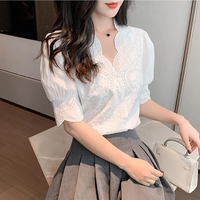 New White Women\'s Blouse 2024 Embroidery Lace Femme Shirt Summer Girls Tops Women Short Sleeve Linen Cotton Loose Clothes 13102