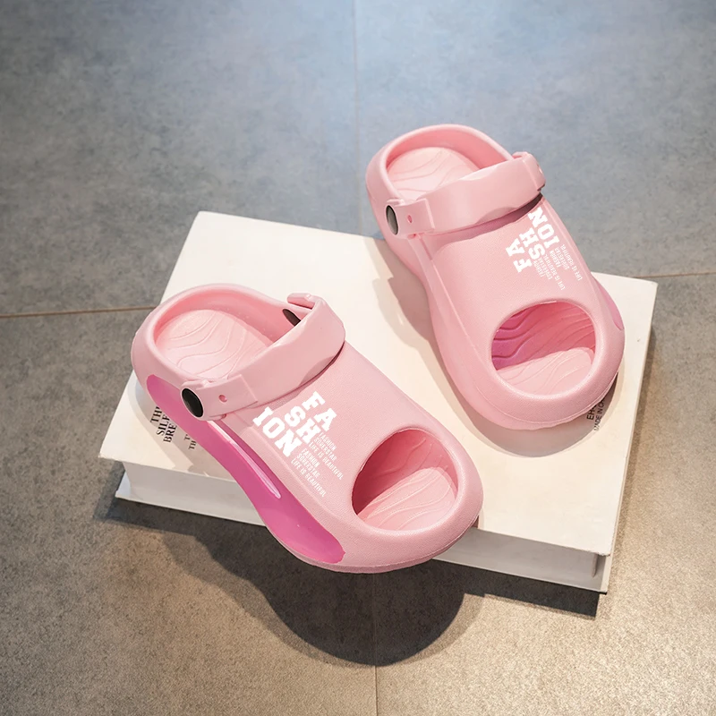 A pair of children's summer sandals, made of soft material, suitable for outdoor wear. ZZ-270EVA-2