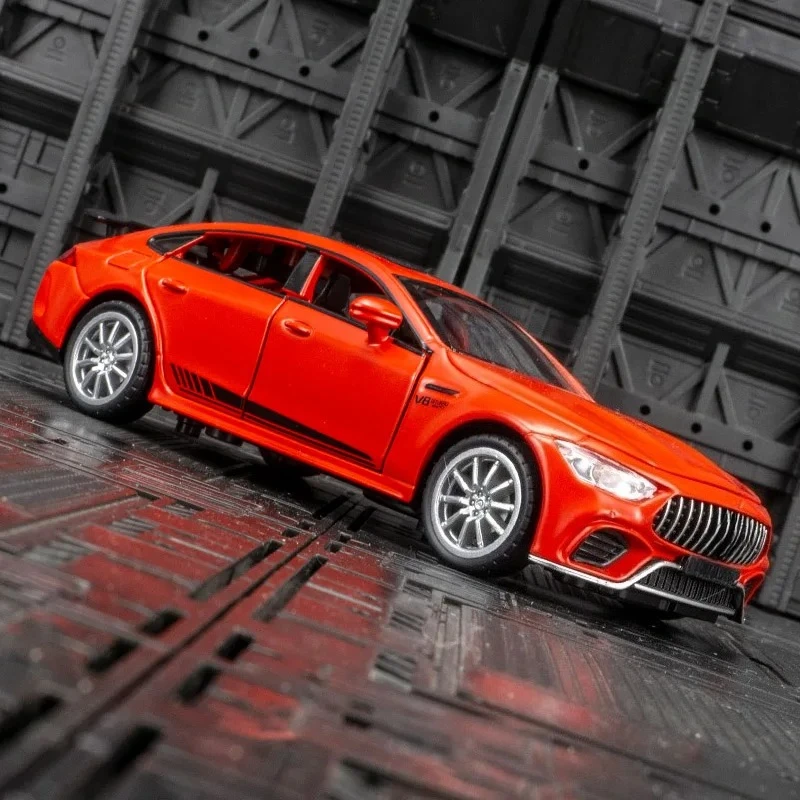 لنموذج سيارة مرسيدس GT63 سبيكة 1:32، يمكن فتح الأبواب سيارة لعبة للأطفال مع وظائف الصوت والإضاءة المحاكاة